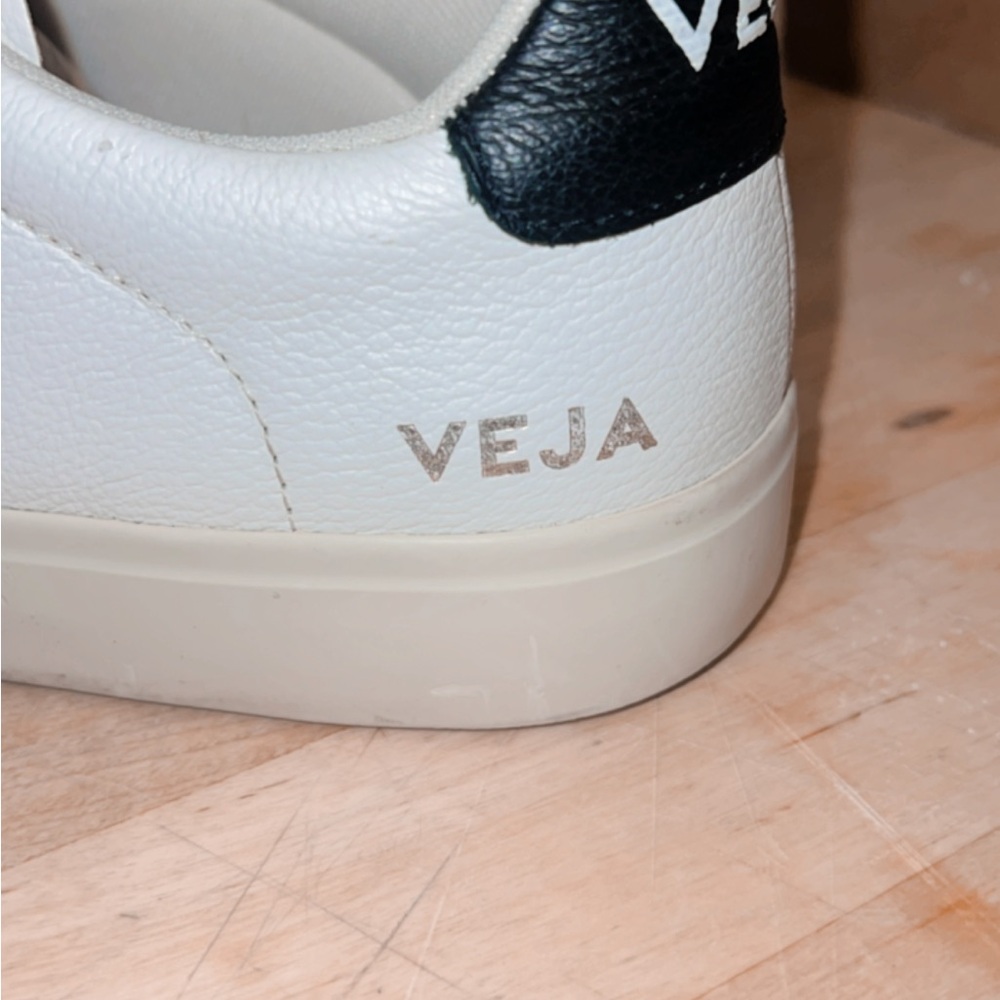 Veja White and Black Women's Sneakers size9 - Picture 3 of 9